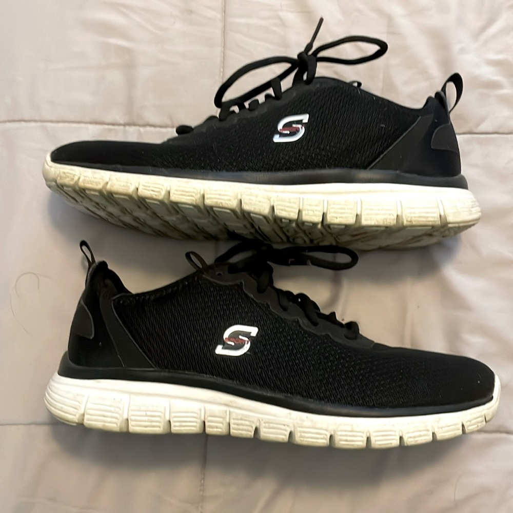 Sketchers men’s sneakers size 8